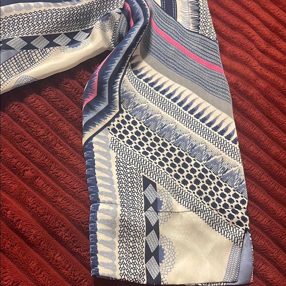 Geometric Patterned Button-Up Shirt - Picture 3 of 4